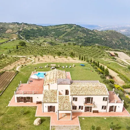 Sleeps 15 Pool Wifi *
